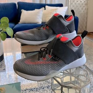 Nike Zoom sneakers size 8